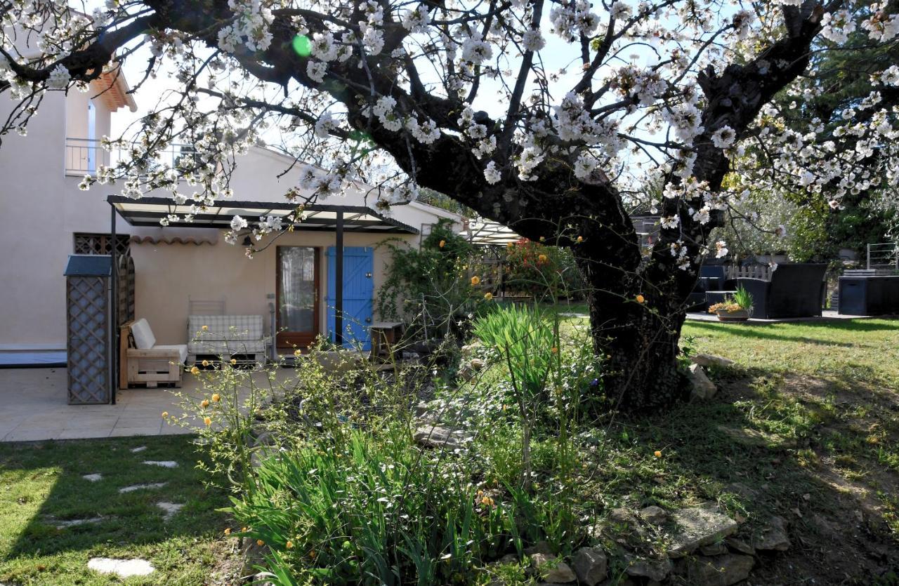 L'Ocabee Villa La Tour-d'Aigues Bagian luar foto